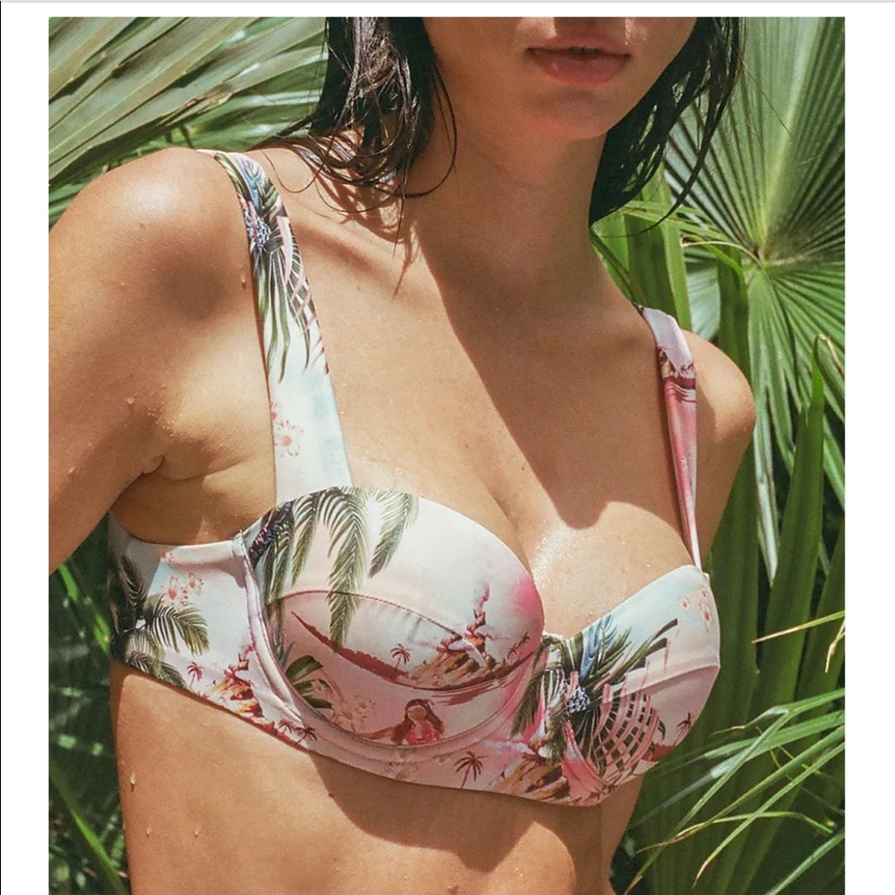 🌺 Agua Bendita Miley Luau Underwire Bikini Top • M • NWT 🌺